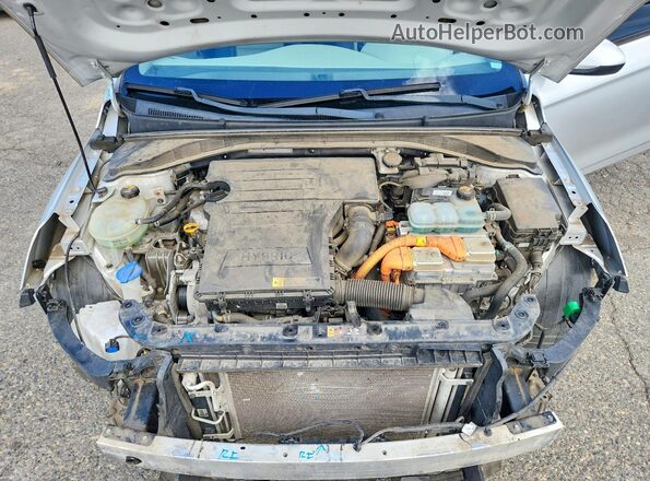 KMHC65LC9JU091080 2018 HYUNDAI IONIQ Silver Widok wnętrza z tyłu