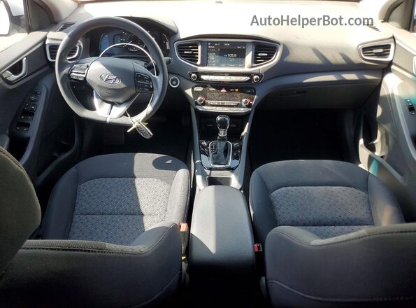 KMHC65LC9KU151733 2019 HYUNDAI IONIQ Белый Вид панели приборов
