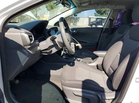 KMHC65LC9KU151733 2019 HYUNDAI IONIQ Белый Вид салона спереди