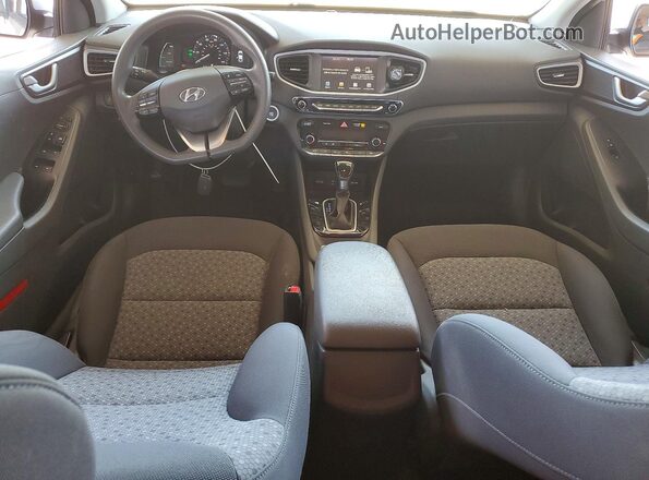 KMHC65LCXHU049866 2017 HYUNDAI IONIQ Silver Առջևի վահանակի տեսք