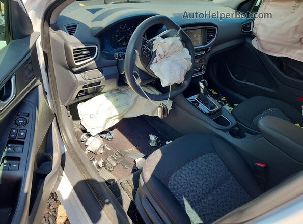 KMHC65LCXJU075731 2018 HYUNDAI IONIQ Белый Вид панели приборов