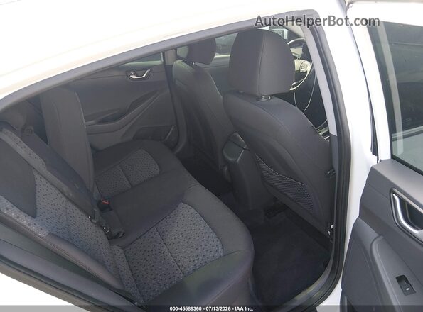KMHC75LC0HU030210 2017 HYUNDAI IONIQ HYBRID White Widok wnętrza z przodu