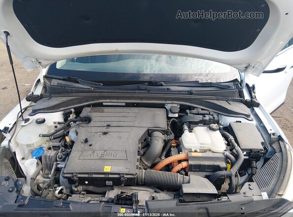 KMHC75LC0HU030210 2017 HYUNDAI IONIQ HYBRID White Widok tylnych siedzeń