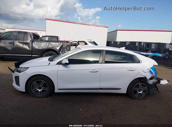KMHC75LC0HU030210 2017 HYUNDAI IONIQ HYBRID White Widok deski rozdzielczej