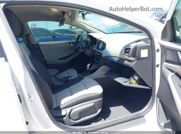 KMHC75LC0JU103288 2018 HYUNDAI IONIQ HYBRID White წინა სალონის ხედი
