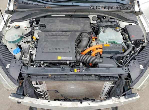 KMHC75LC1HU028756 2017 HYUNDAI IONIQ White Vista interior trasera