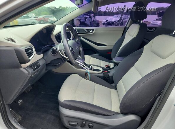 KMHC75LC3JU060307 2018 HYUNDAI IONIQ Silver Սալոնի դիմացի տեսք