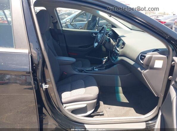 KMHC75LC3JU091203 2018 HYUNDAI IONIQ HYBRID Black Widok wnętrza z przodu