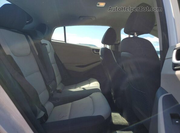 KMHC75LC6HU047478 2017 HYUNDAI IONIQ White Հետևի նստատեղերի տեսք