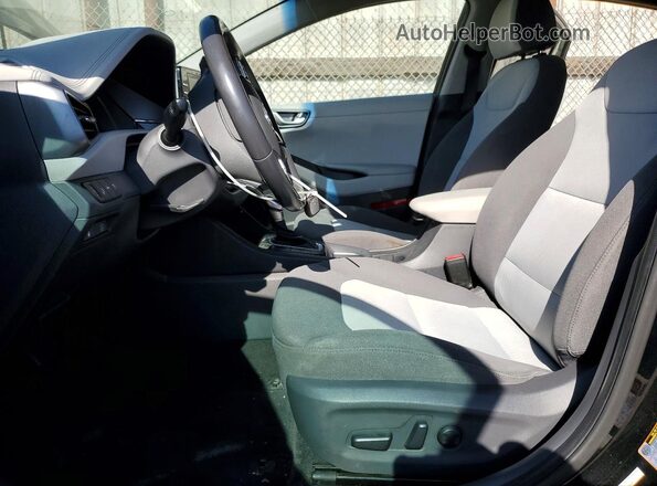 KMHC75LC6LU186714 2020 HYUNDAI IONIQ Black Widok wnętrza z przodu