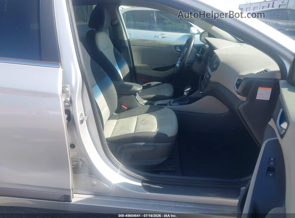 KMHC75LC7JU065817 2018 HYUNDAI IONIQ HYBRID Silver წინა სალონის ხედი