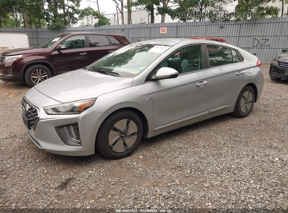 KMHC75LC7LU237475 2020 HYUNDAI IONIQ HYBRID Silver წინა მარცხენა ხედი სამი მეოთხედიდან
