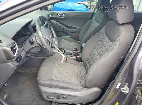 KMHC75LC8HU019164 2017 HYUNDAI IONIQ Gray Vista interior delantera