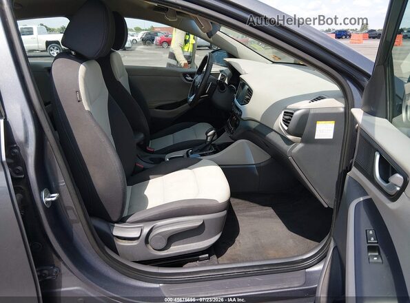 KMHC75LC8JU066782 2018 HYUNDAI IONIQ HYBRID Gray Вид салону спереду