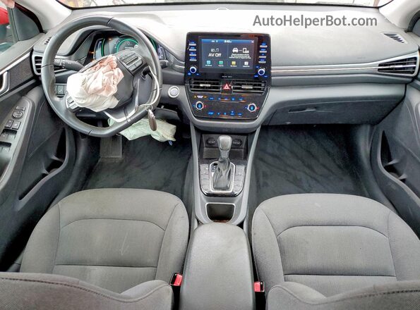 KMHC75LCXLU186716 2020 HYUNDAI IONIQ Красный Вид панели приборов