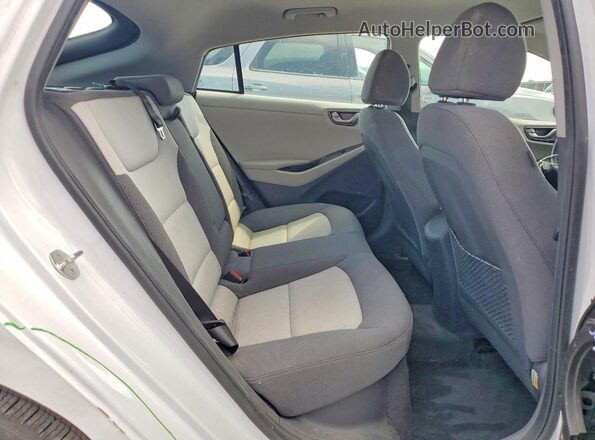 KMHC75LD2LU198786 2020 HYUNDAI IONIQ White Widok wnętrza z tyłu