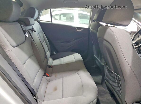 KMHC75LD3LU193368 2020 HYUNDAI IONIQ Silver Widok wnętrza z tyłu