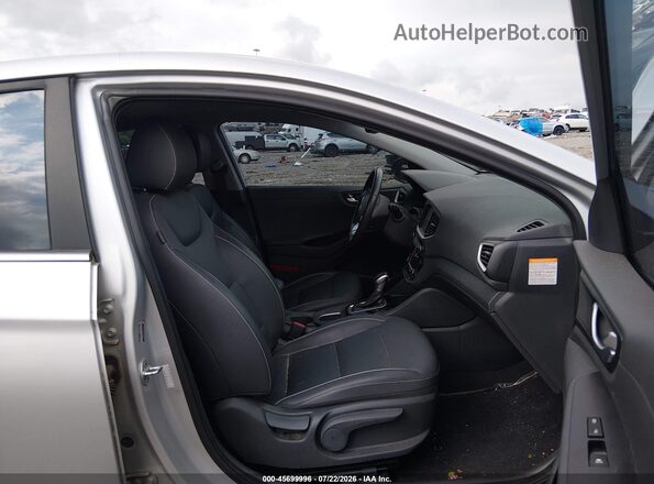 KMHC85LC2HU046602 2017 HYUNDAI IONIQ HYBRID Silver Вид салону спереду