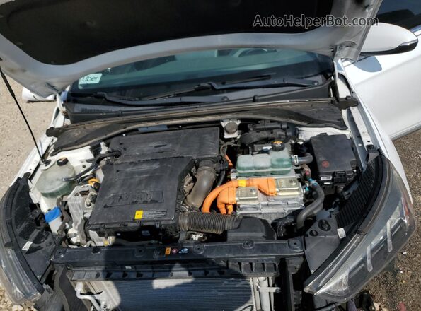 KMHC85LC2LU201240 2020 HYUNDAI IONIQ White უკანა სალონის ხედი
