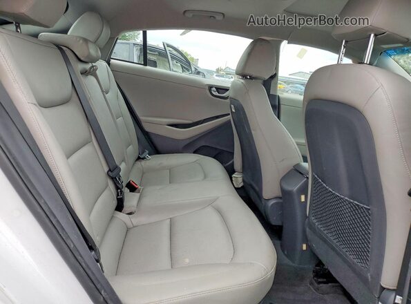 KMHC85LC5JU092883 2018 HYUNDAI IONIQ White უკანა სალონის ხედი