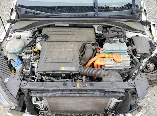 KMHC85LC5JU092883 2018 HYUNDAI IONIQ White ძრავის განყოფილების ხედი
