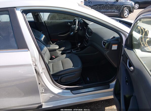 KMHC85LC7HU049110 2017 HYUNDAI IONIQ HYBRID Silver Вид салону спереду