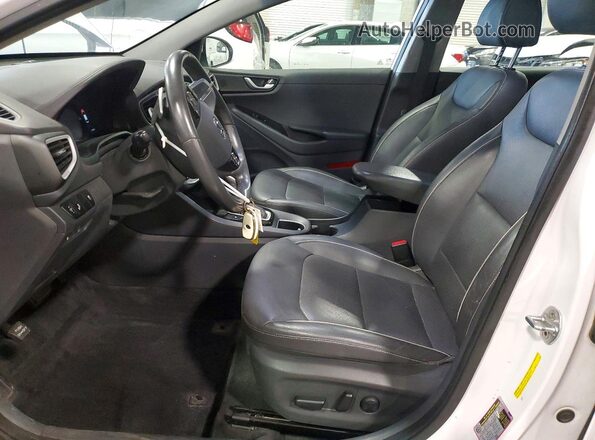 KMHC85LC7JU064938 2018 HYUNDAI IONIQ Белый Вид салона спереди
