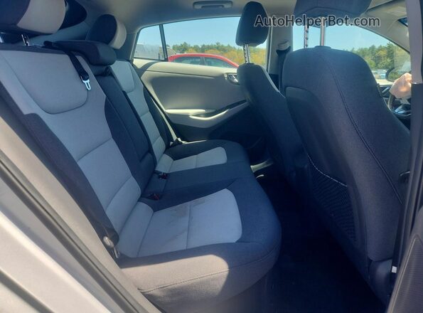 KMHC85LC9LU209724 2020 HYUNDAI IONIQ Silver Vista de los asientos traseros