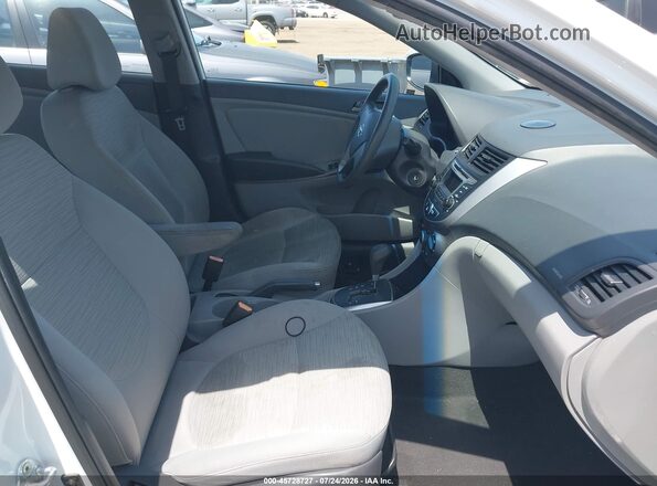 KMHCT4AE0GU018485 2016 HYUNDAI ACCENT White Vista interior delantera
