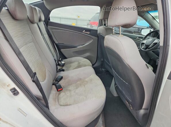 KMHCT4AE0GU097270 2016 HYUNDAI ACCENT White Հետևի նստատեղերի տեսք