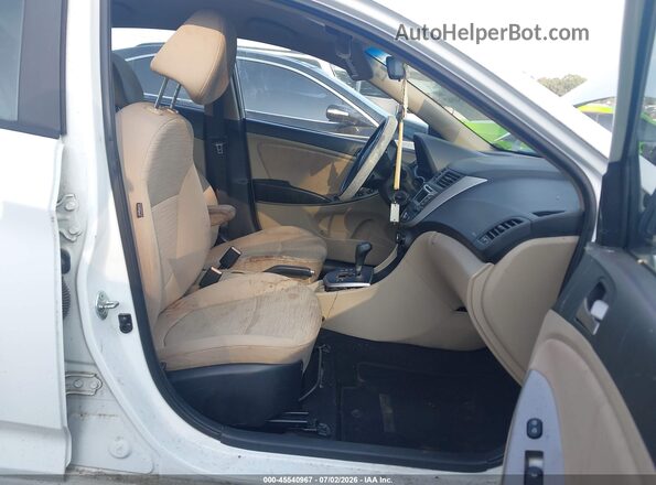 KMHCT4AE0GU123883 2016 HYUNDAI ACCENT White Вид салону спереду