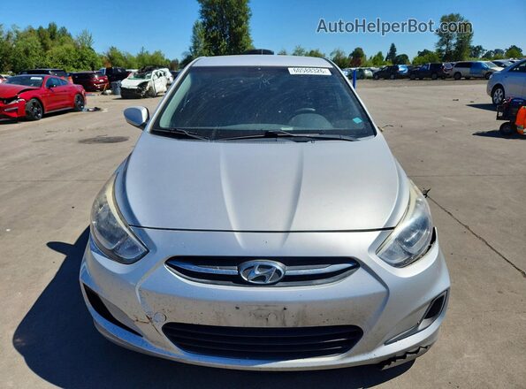 KMHCT4AE2GU981212 2016 HYUNDAI ACCENT Серебряный Вид спереди