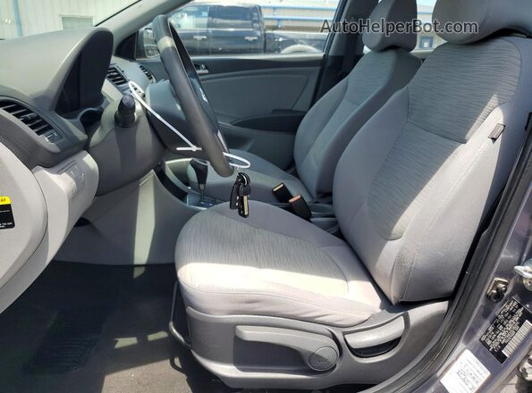 KMHCT4AE2HU182970 2017 HYUNDAI ACCENT Gray Front interior view