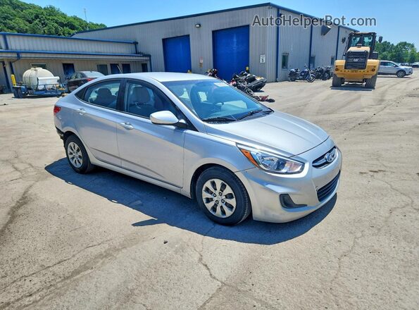 KMHCT4AE2HU215532 2017 HYUNDAI ACCENT Silver Delantero derecho