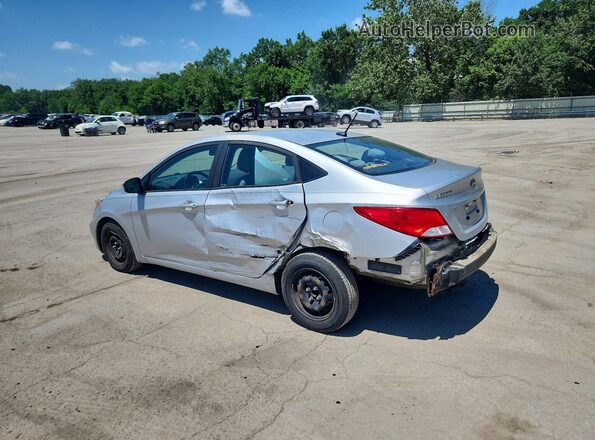 KMHCT4AE2HU215532 2017 HYUNDAI ACCENT Silver Trasero izquierdo
