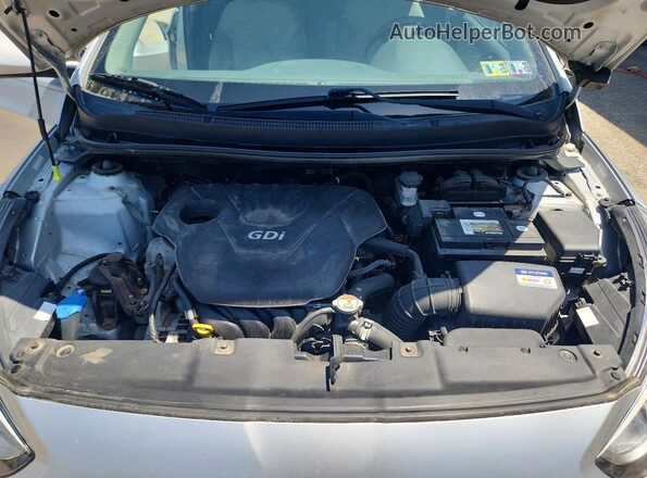 KMHCT4AE2HU215532 2017 HYUNDAI ACCENT Silver Vista interior trasera