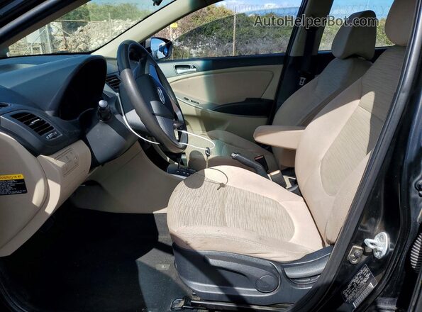 KMHCT4AE2HU245470 2017 HYUNDAI ACCENT Black Вид салону спереду