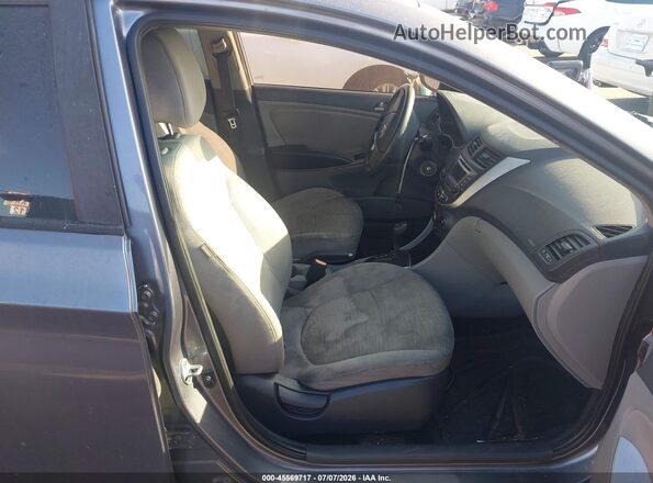 KMHCT4AE3GU092645 2016 HYUNDAI ACCENT Gray Front interior view