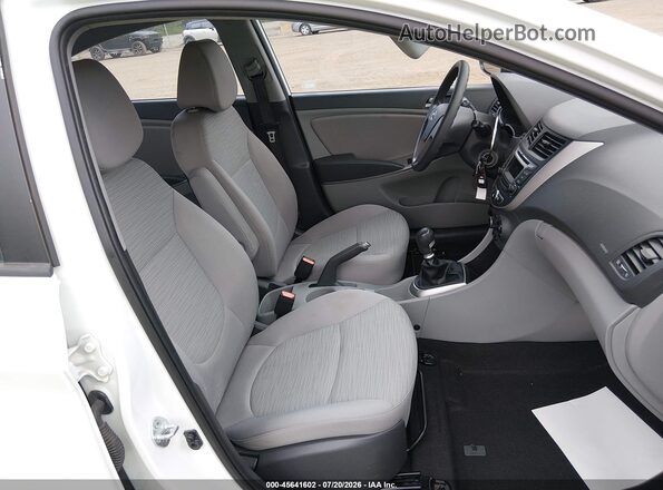 KMHCT4AE3GU974348 2016 HYUNDAI ACCENT White წინა სალონის ხედი