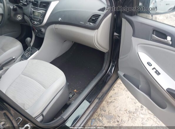 KMHCT4AE3HU330785 2017 HYUNDAI ACCENT Black Սալոնի դիմացի տեսք