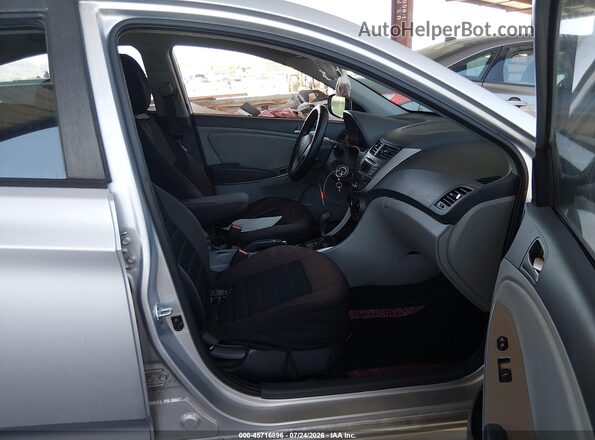 KMHCT4AE4GU077930 2016 HYUNDAI ACCENT Silver Widok wnętrza z przodu