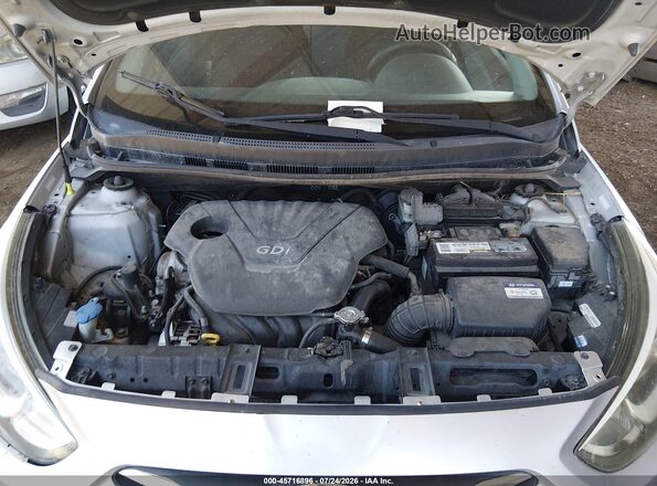 KMHCT4AE4GU077930 2016 HYUNDAI ACCENT Silver Widok z tyłu