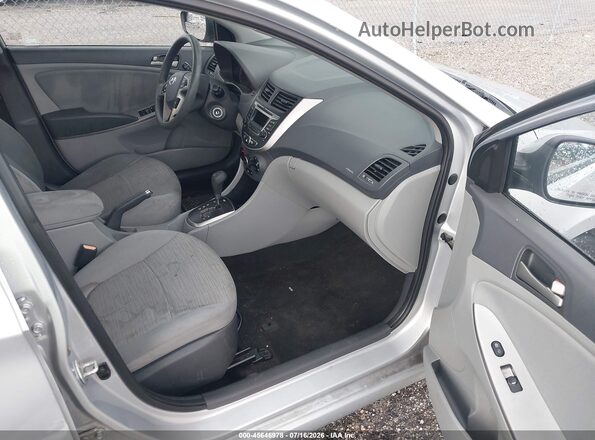 KMHCT4AE4GU077992 2016 HYUNDAI ACCENT Silver Widok wnętrza z przodu