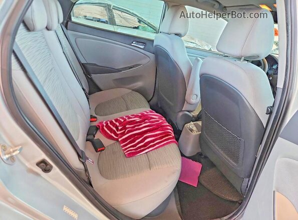 KMHCT4AE4GU163884 2016 HYUNDAI ACCENT Серебряный Вид задних сидений