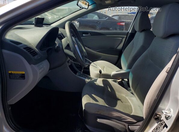KMHCT4AE4GU999338 2016 HYUNDAI ACCENT Серебряный Вид салона спереди
