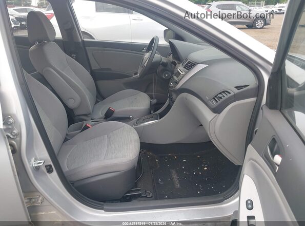KMHCT4AE5GU166888 2016 HYUNDAI ACCENT Gray Vista interior delantera