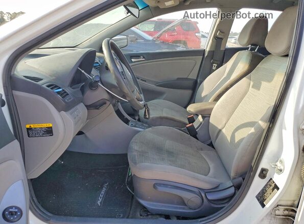 KMHCT4AE5GU990664 2016 HYUNDAI ACCENT White Вид салону спереду