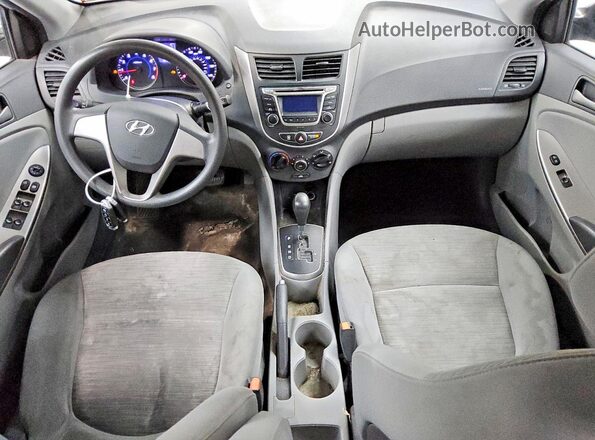 KMHCT4AE5HU306987 2017 HYUNDAI ACCENT Silver წინა პანელის ხედი