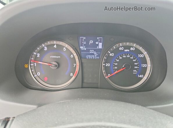 KMHCT4AE5HU307976 2017 HYUNDAI ACCENT Silver Սարքավորումների վահանակի տեսք