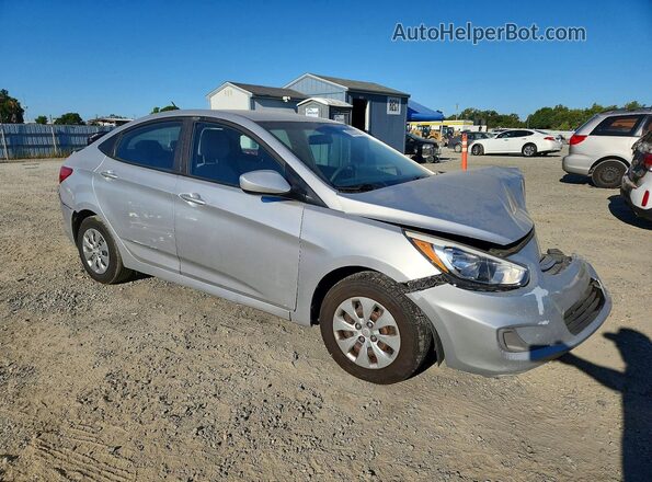 KMHCT4AE5HU312871 2017 HYUNDAI ACCENT Silver Front right